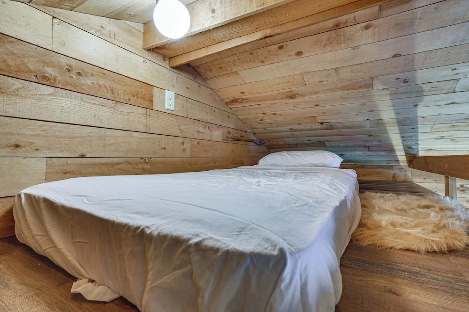 Lakefront Rocky Mount Main House w/ 3 Cabins!