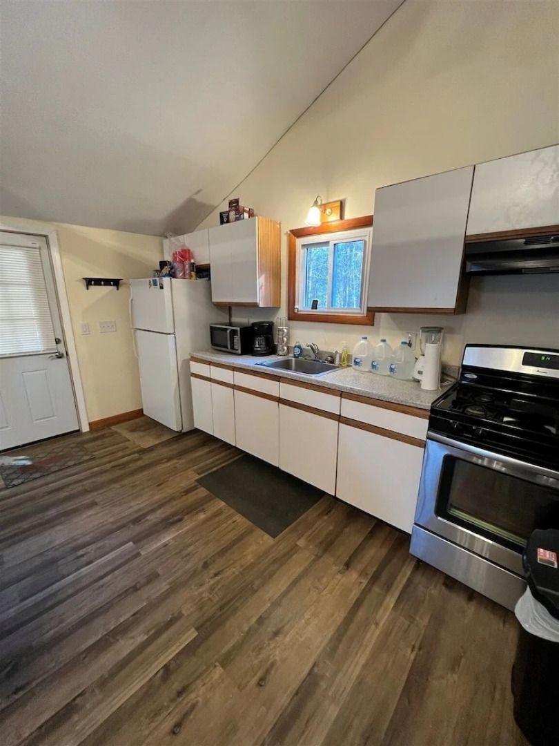 Crooked River Cottage Limit 5 2 Bedroom Cottage by RedAwning