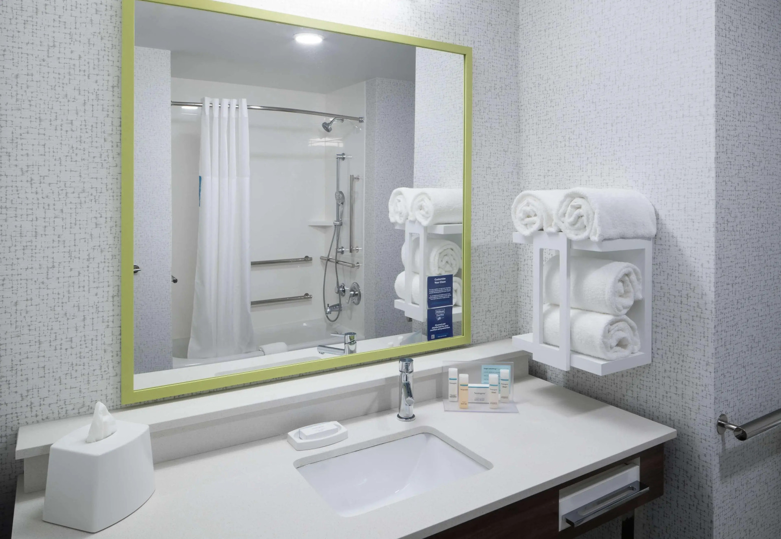 Hampton Inn & Suites Cape Canaveral Cruise Port