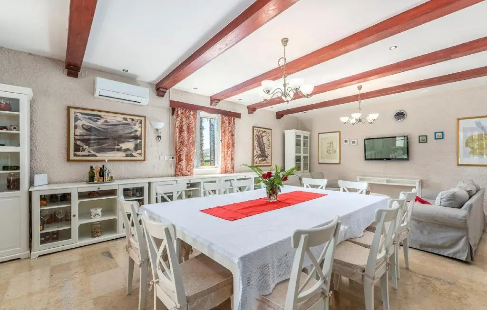 Appartment House Peresiji