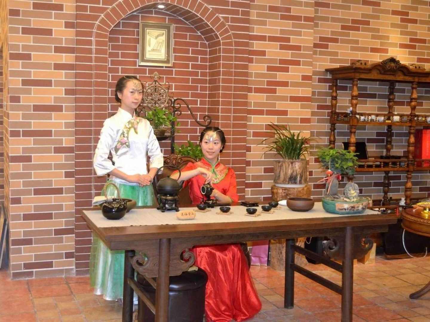 Junding Huayue Hotel