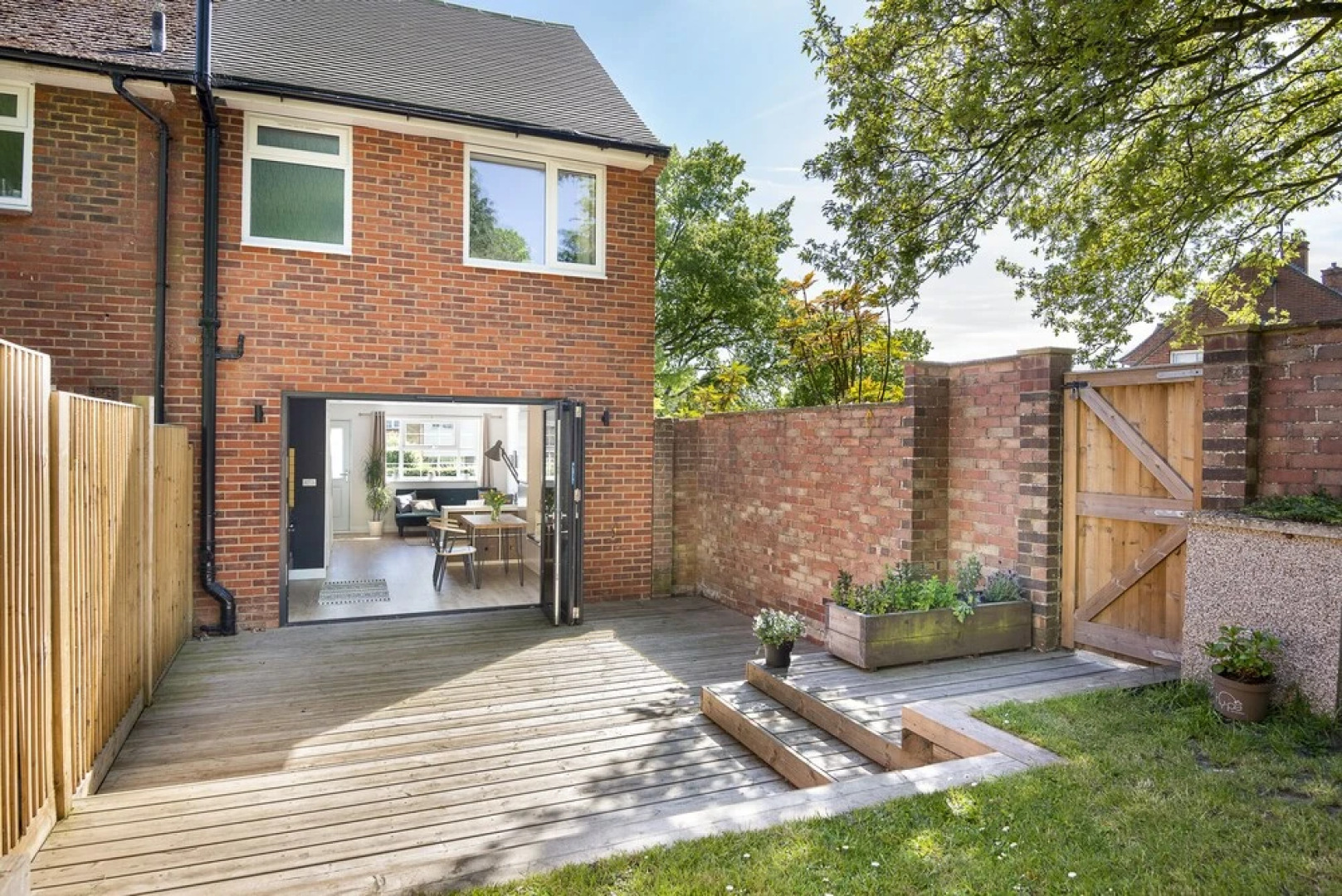 2 bed house close to Town Centre