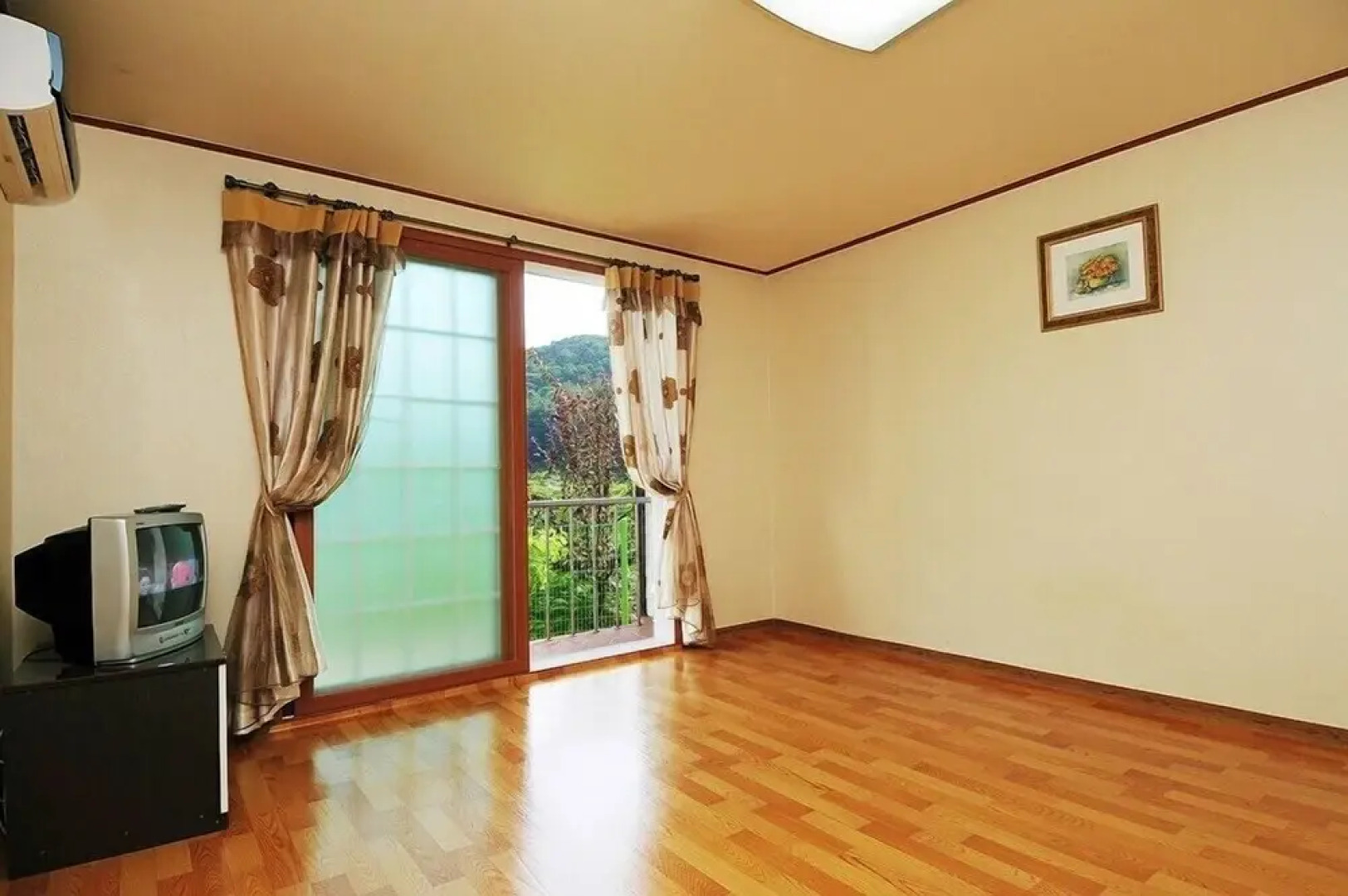 Songnisan Mountain White