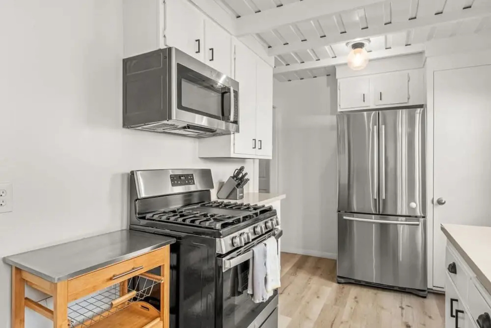 Beachside Bungalow 5 Minute Walk From the Shore