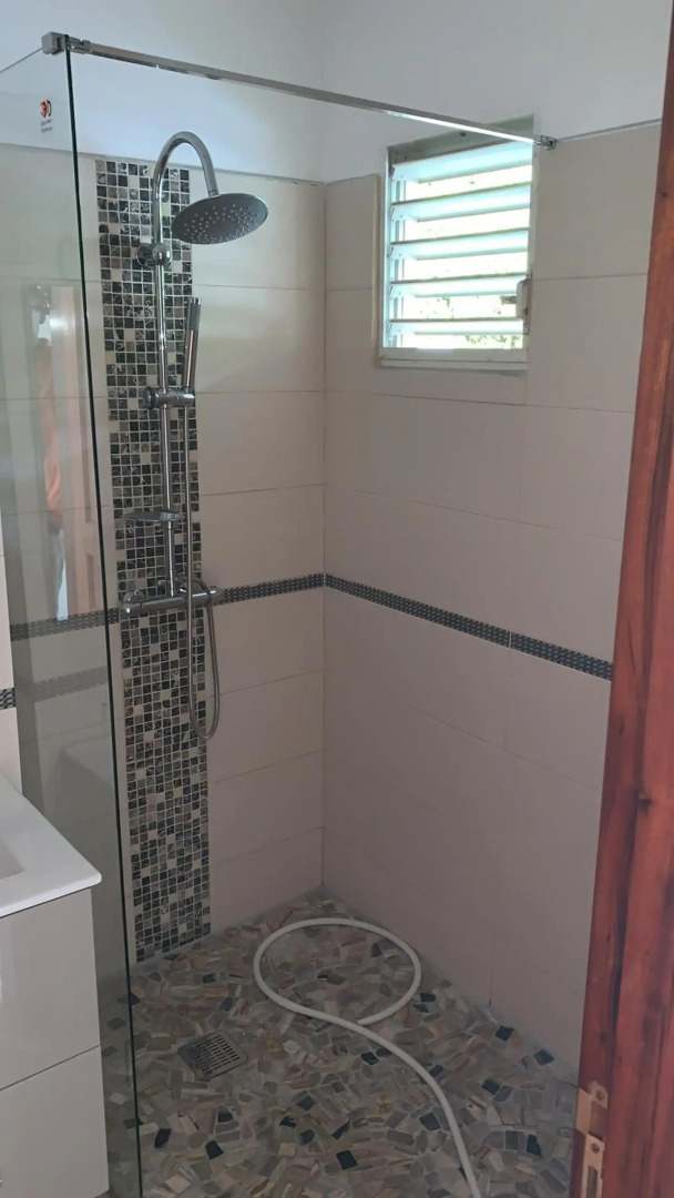 Studio ds résidence sécurisée avec vue & accès à la mer .