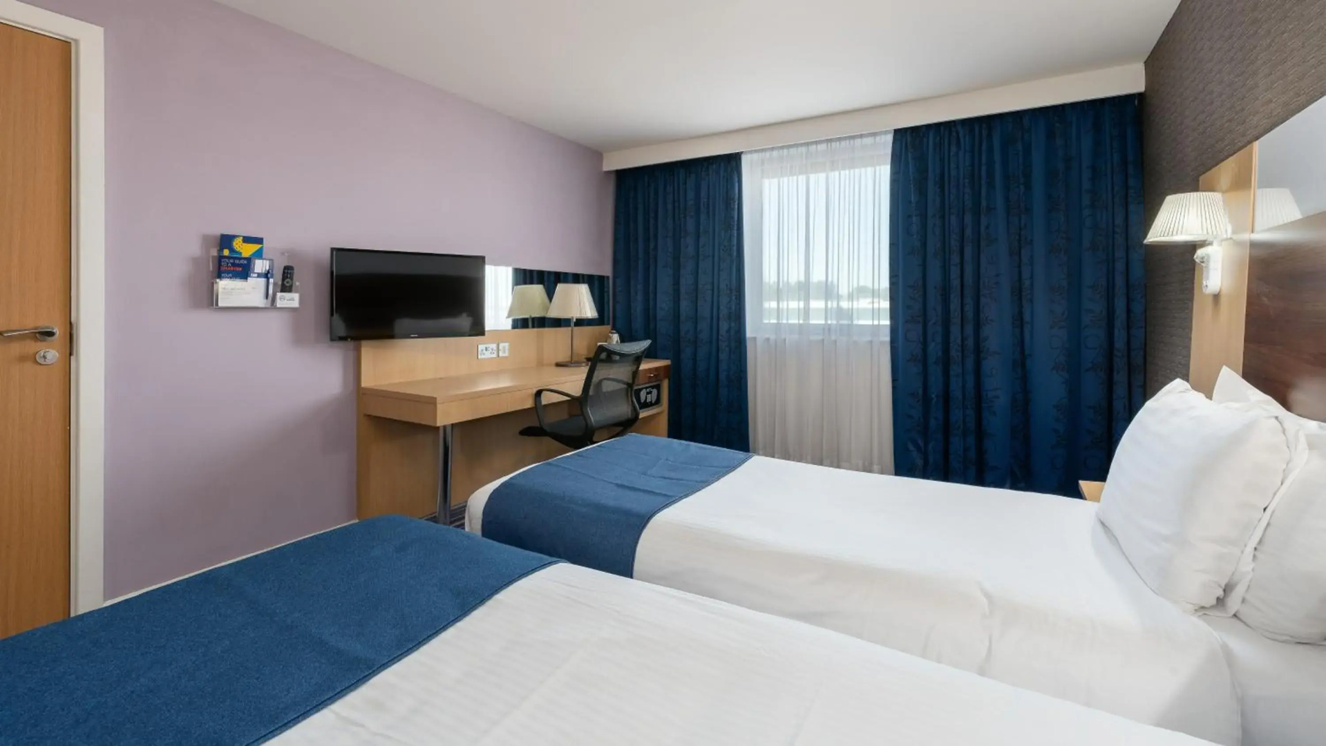 Holiday Inn Express Leigh - Sports Village by IHG