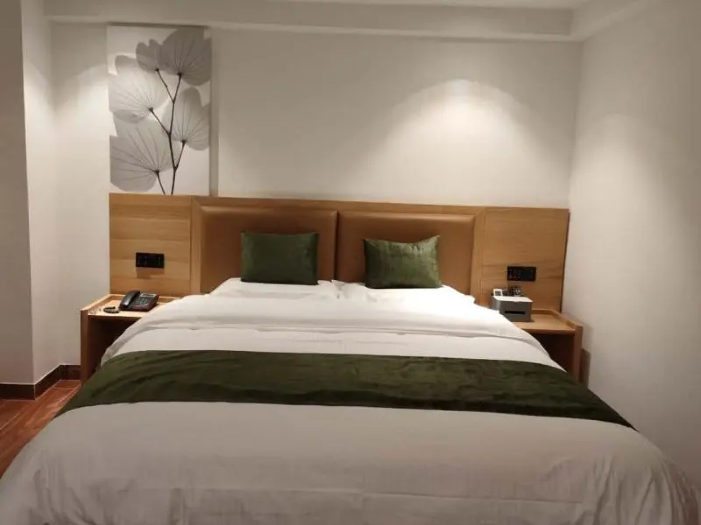 GreenTree Inn Express Hainan Dongfang Yong'an Dong Road