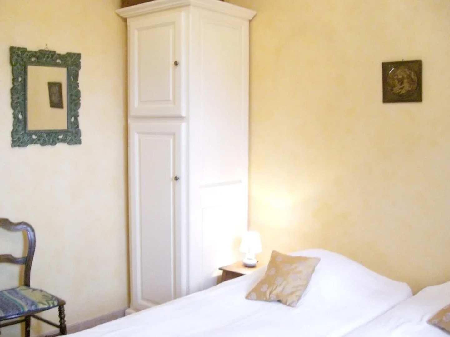 House With 4 Bedrooms in Cucuron, With Private Pool, Furnished Garden