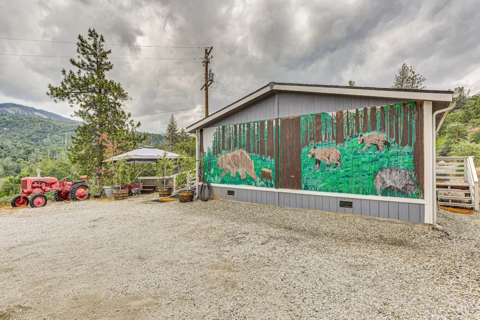 Yosemite Natl Park Getaway: Hot Tub & Mtn Views!