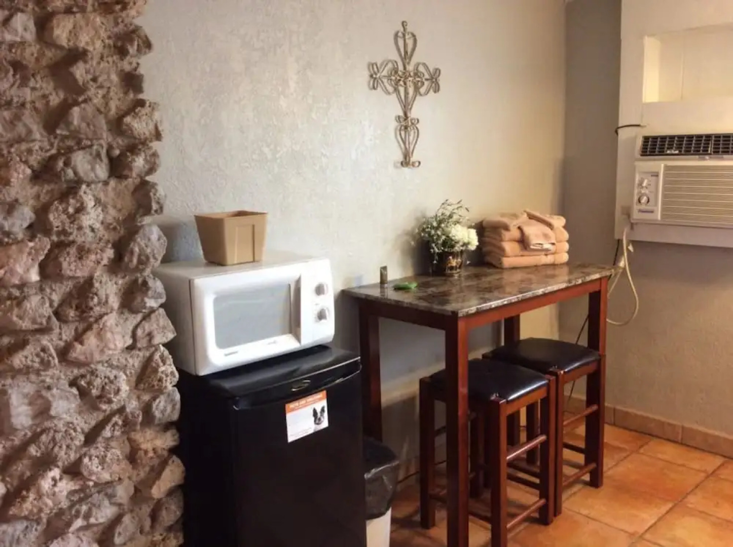 The Leakey Inn by CMD