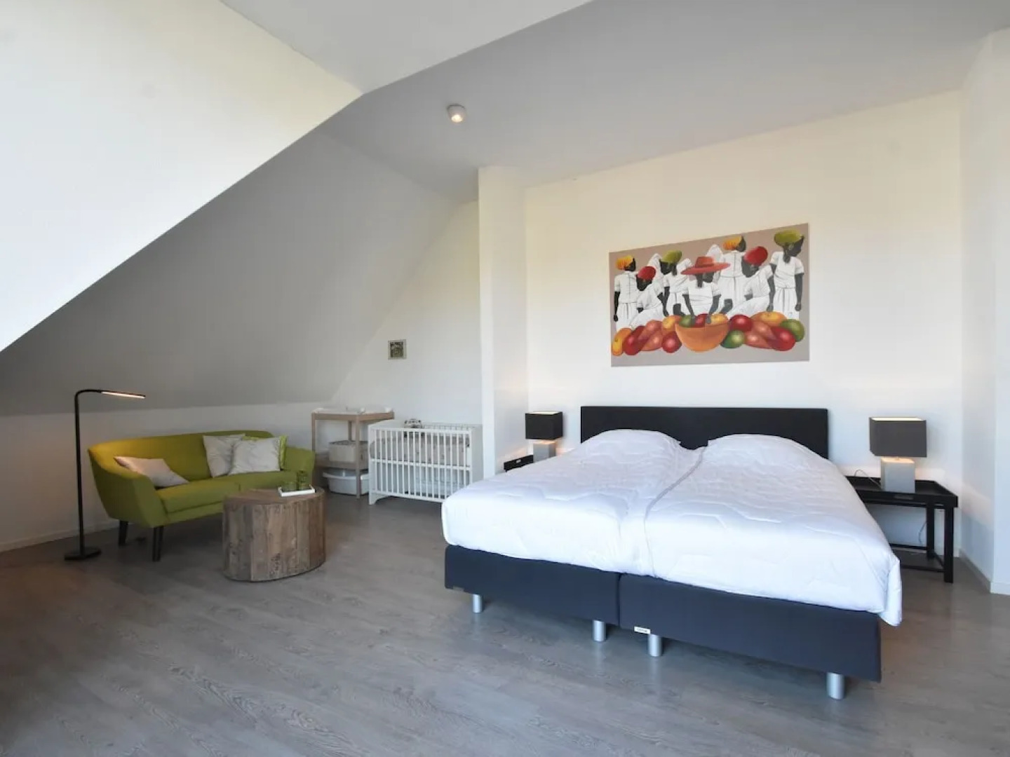 Modern 6-person Villa in a Quiet Spot in the Middle of Nature