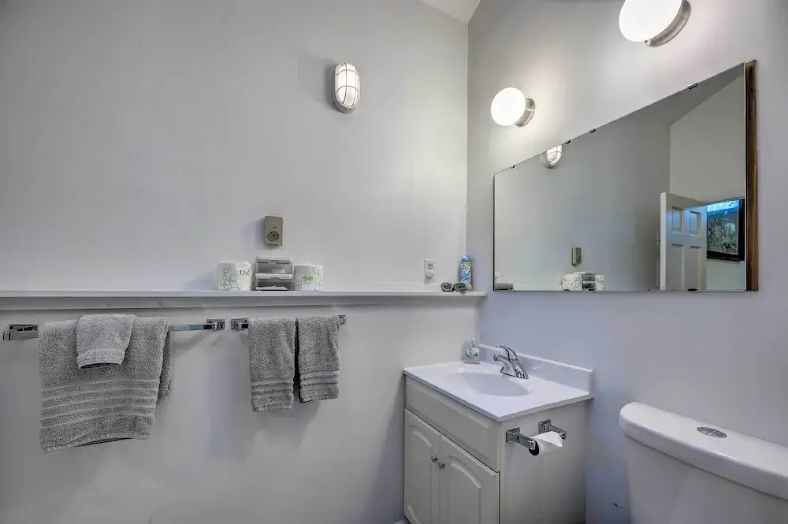 House w/ Balcony ~ 5 Mi to Cranmore Resort!