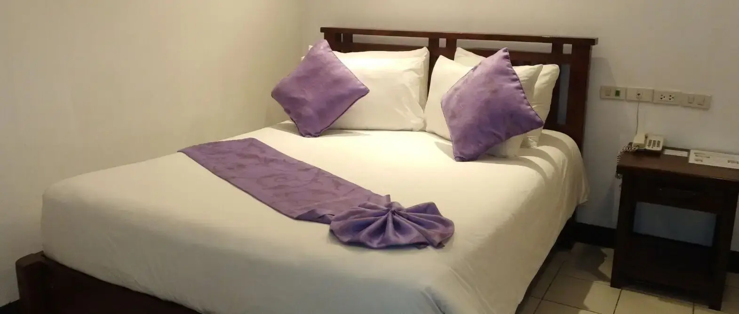 Log Cabin Hotel-Baguio