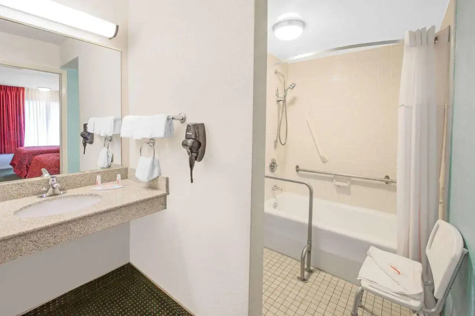 Days Inn by Wyndham Wilmington / University