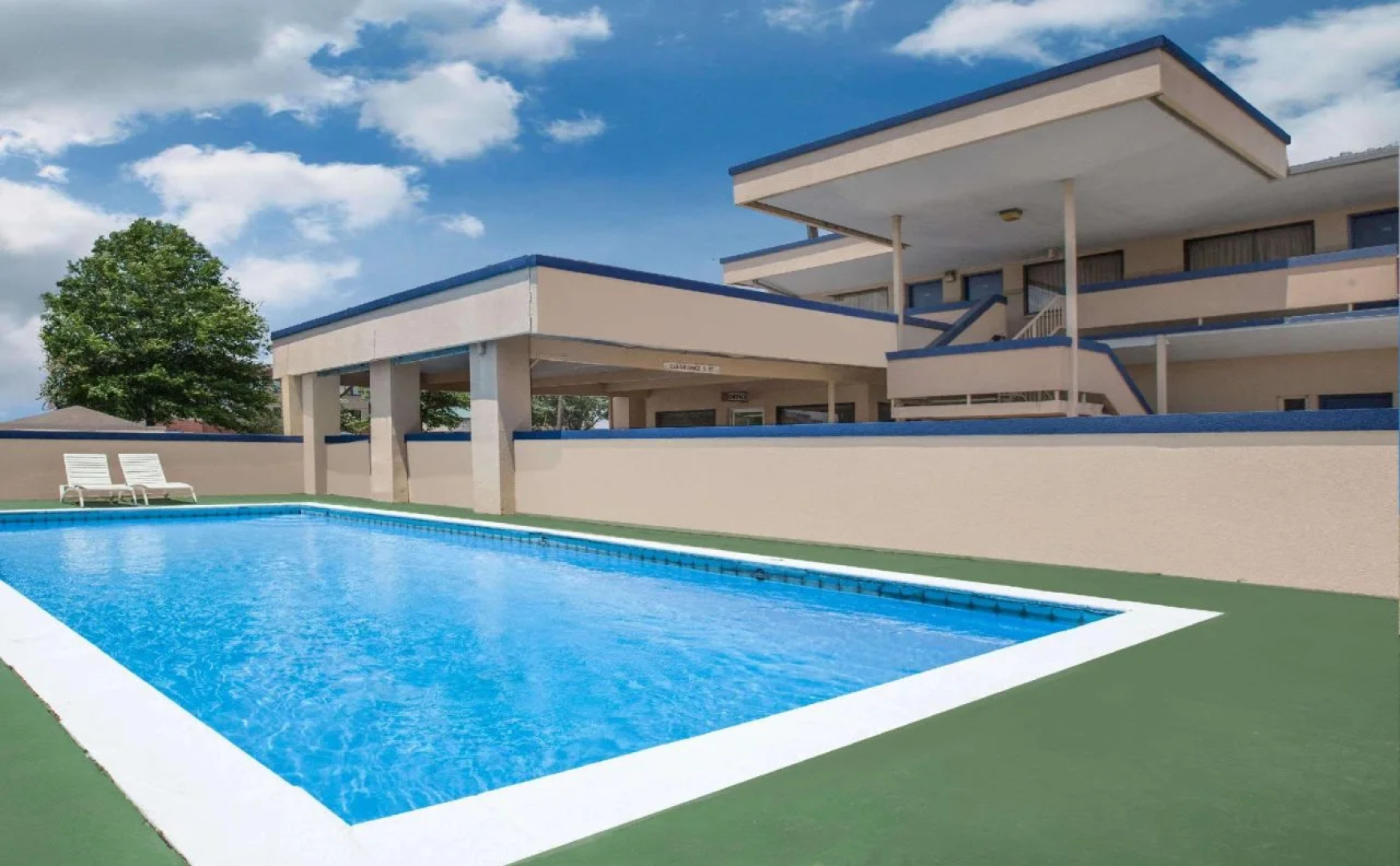 Travelodge Lafayette