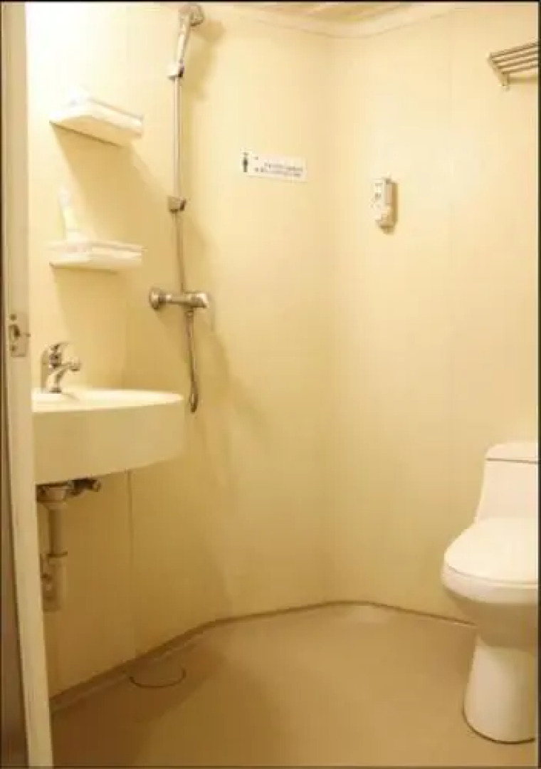 Qian Li Xing Inn Xin Hua Ji Mao Branch