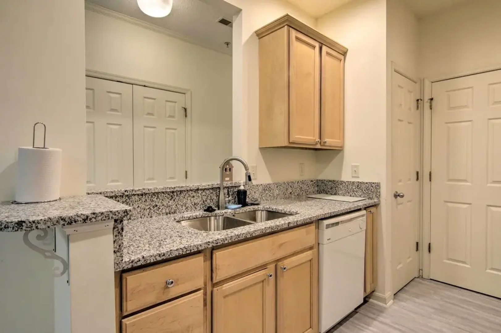 Porch & Community Perks: Walkable Lewes Condo