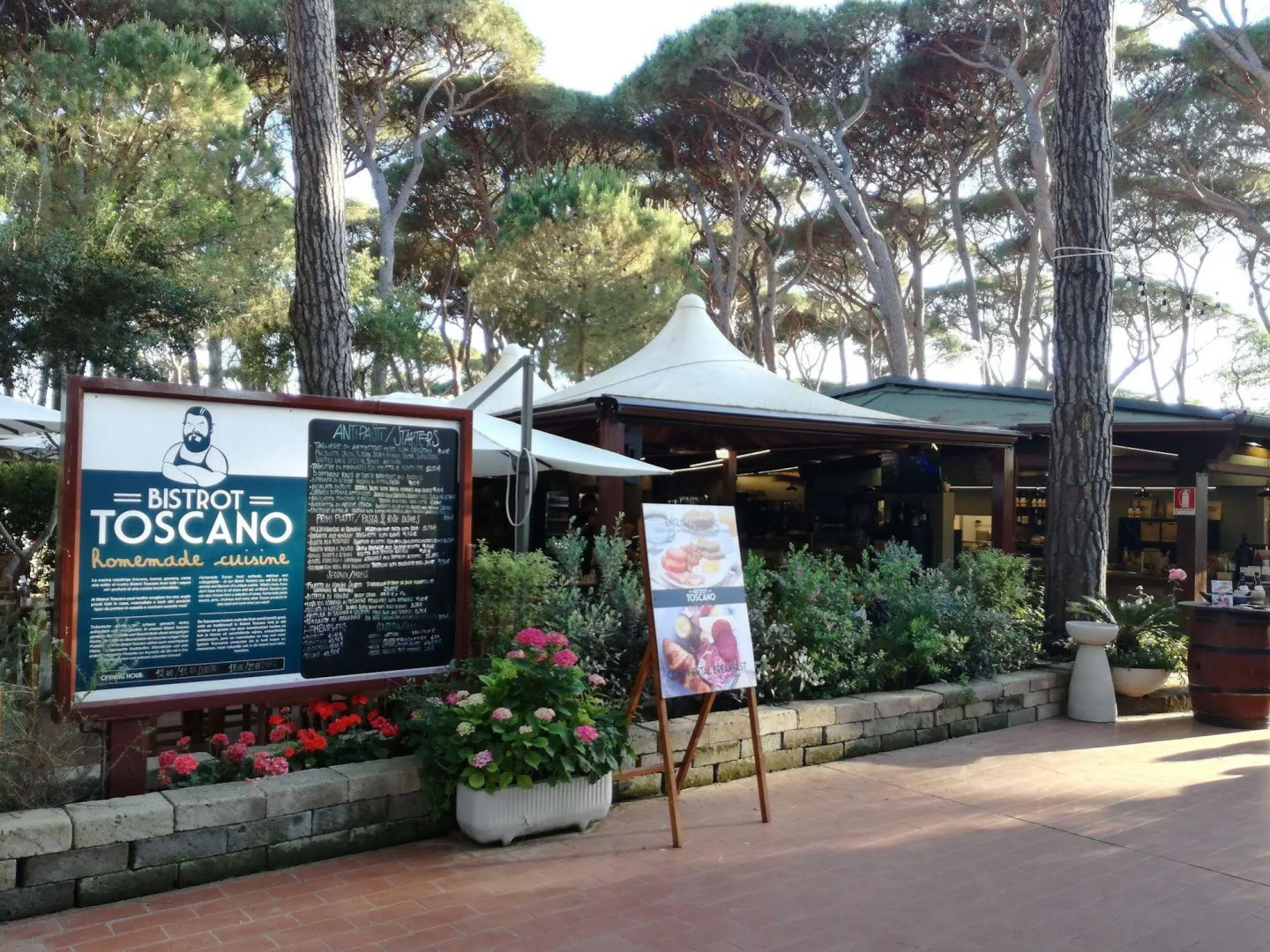 Hu Park Albatros Village