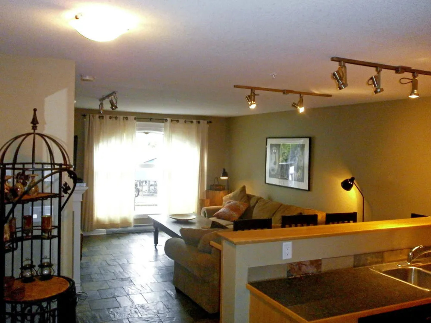 Kaslo Bay Condominium