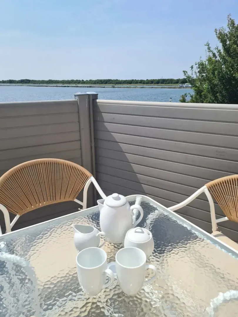 3 Bed Lodge - Sleeps 6 - Parking - Pets - Wifi