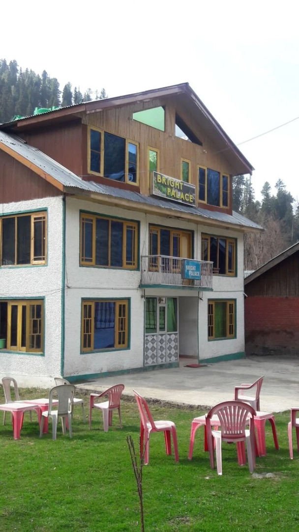 Hotel Bright Palace
