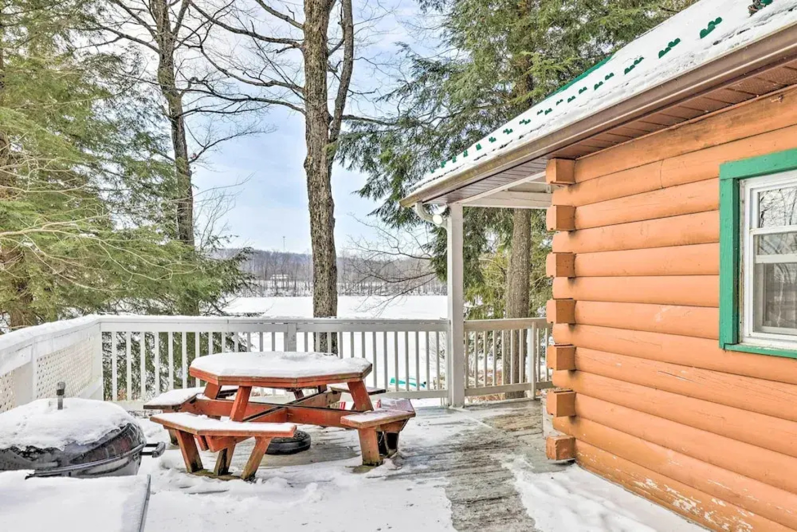 Private Lake Access & Canoes: Pennsylvania Cottage