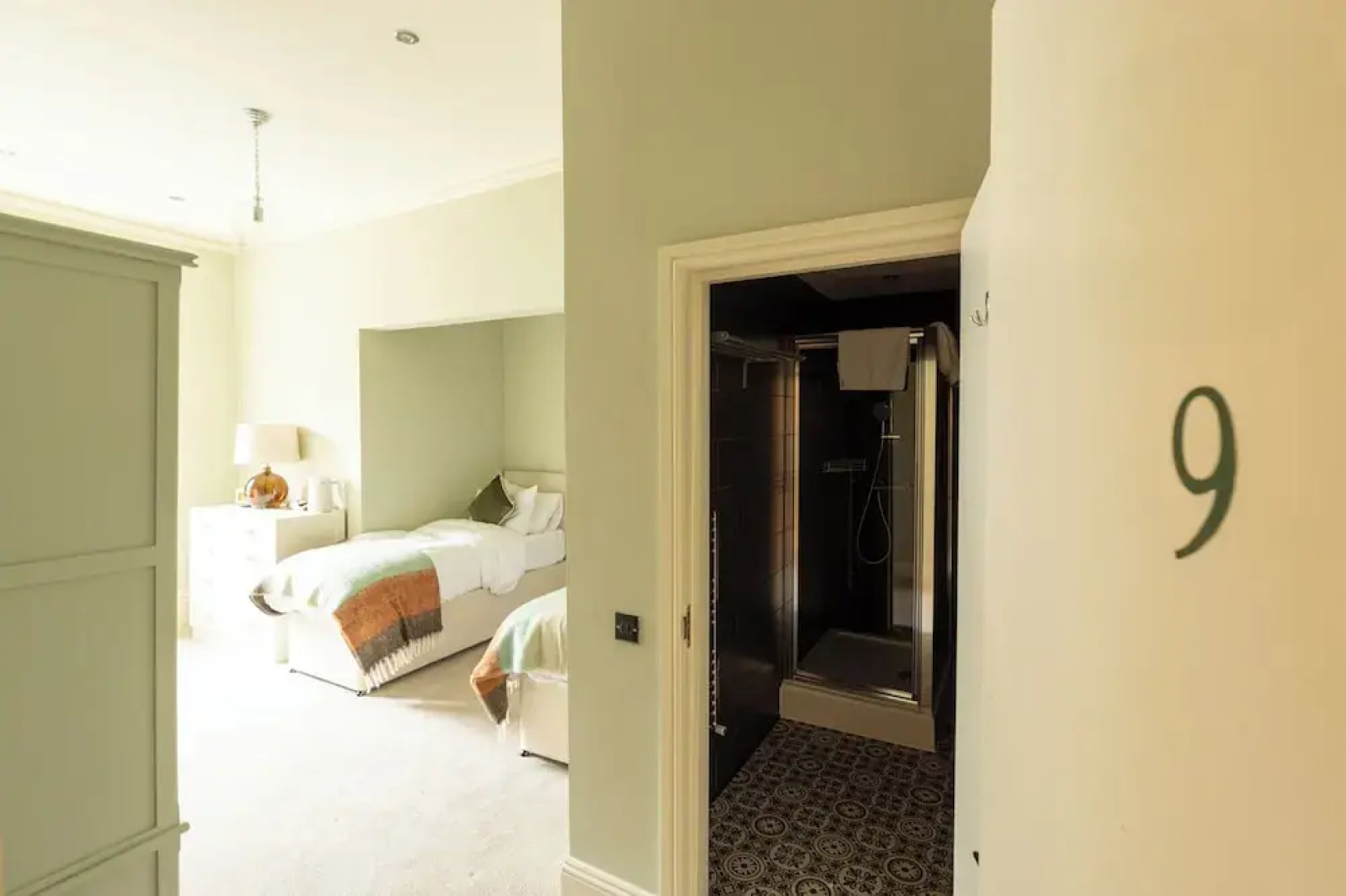 The Ox Pub & Rooms