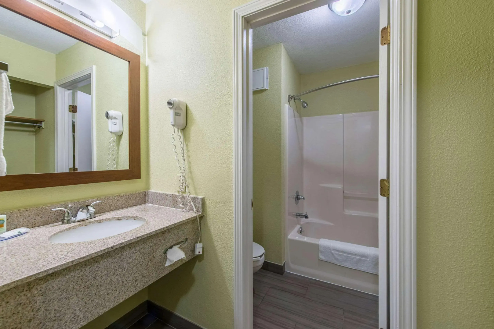 Quality Inn & Suites Hotel Muncie