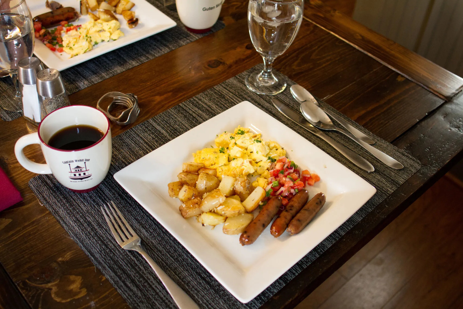 Captain Wohlt Inn Bed & Breakfast