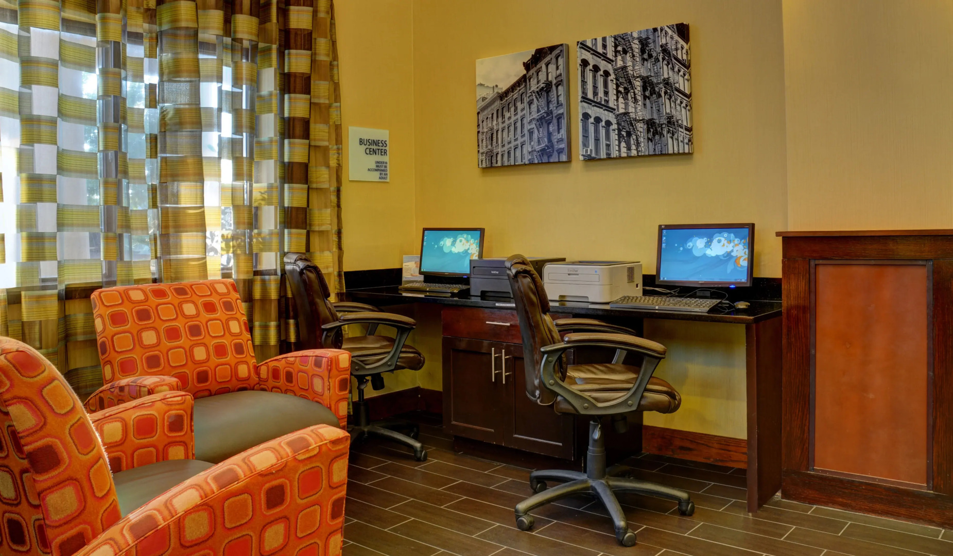 Holiday Inn Express & Suites Midwest by IHG