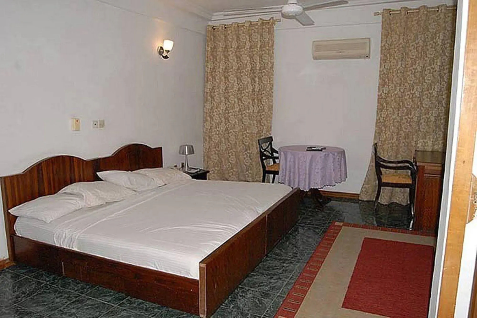 Valley Beach Hotel