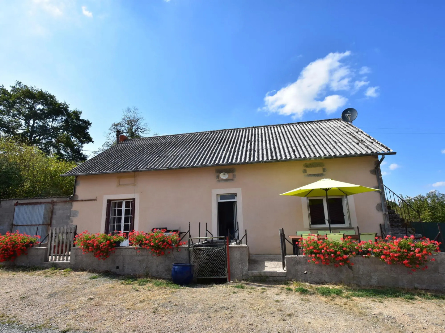 Enjoy the Peace and Nature in This Gite With a Pleasant Garden and Great Views