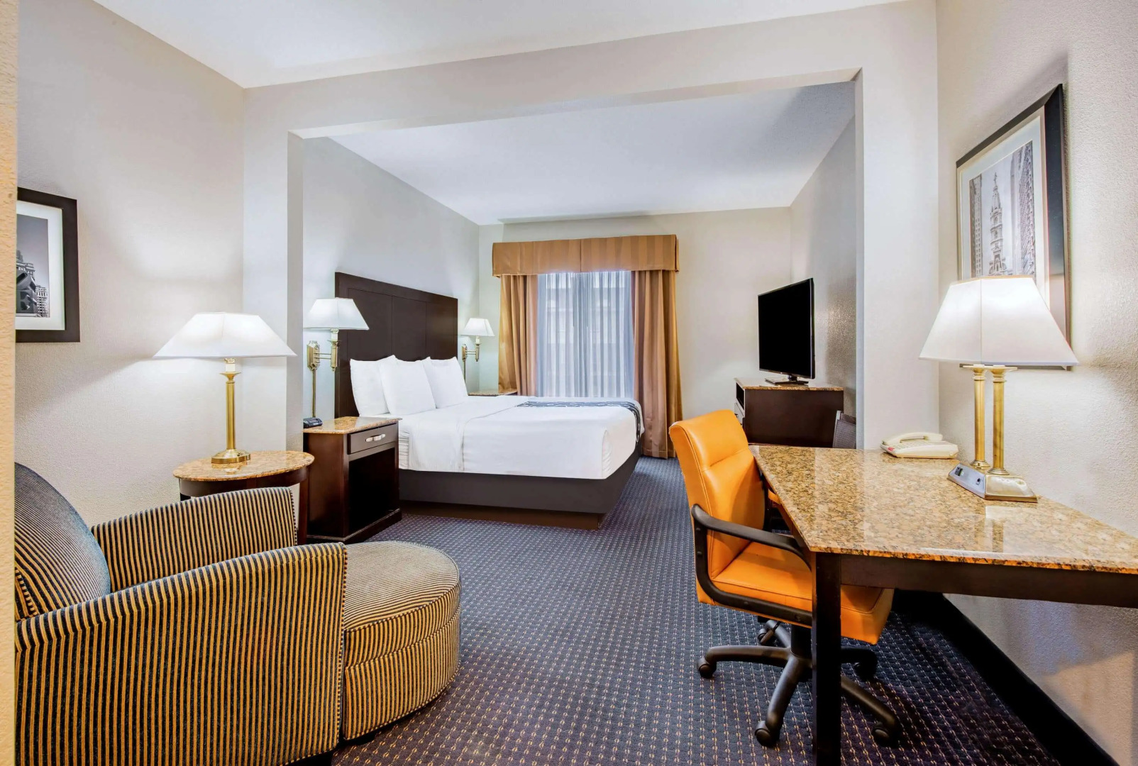 La Quinta Inn & Suites by Wyndham Mt. Laurel - Philadelphia