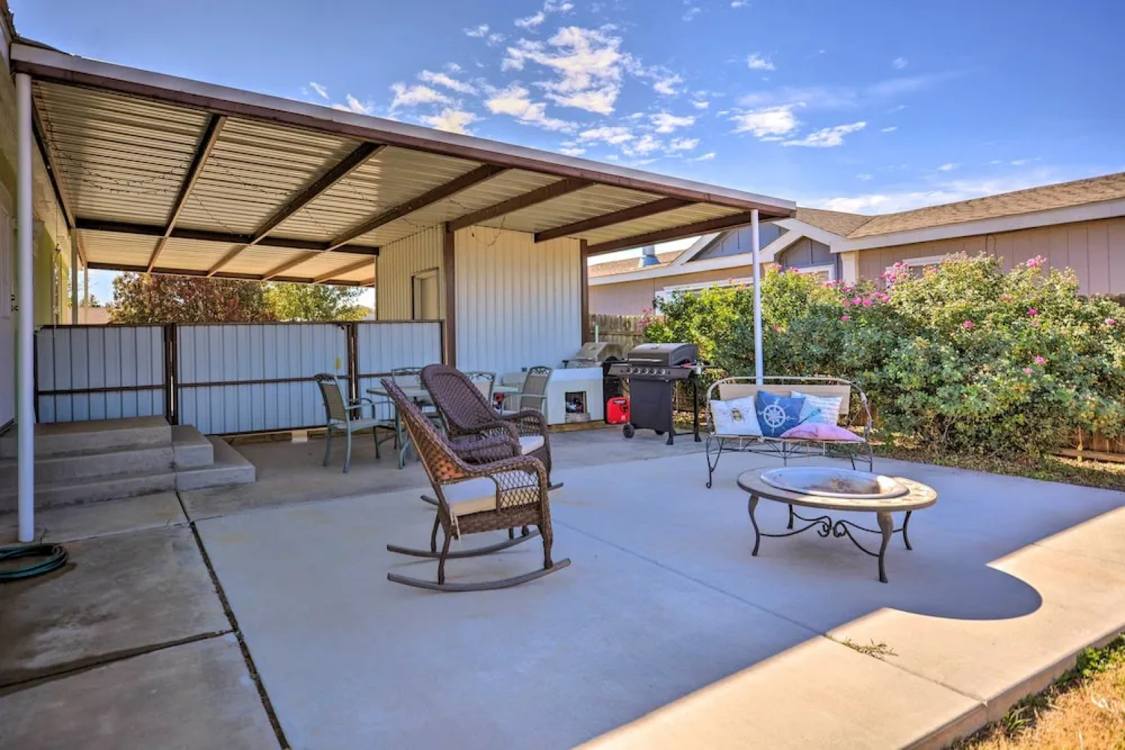 Peaceful Portales Escape w/ Patio & Grill!