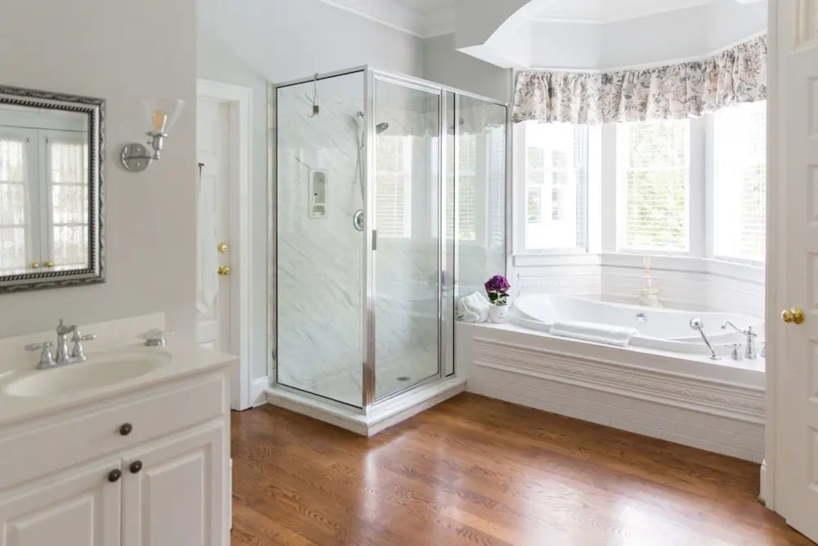 AVA House Bed & Breakfast