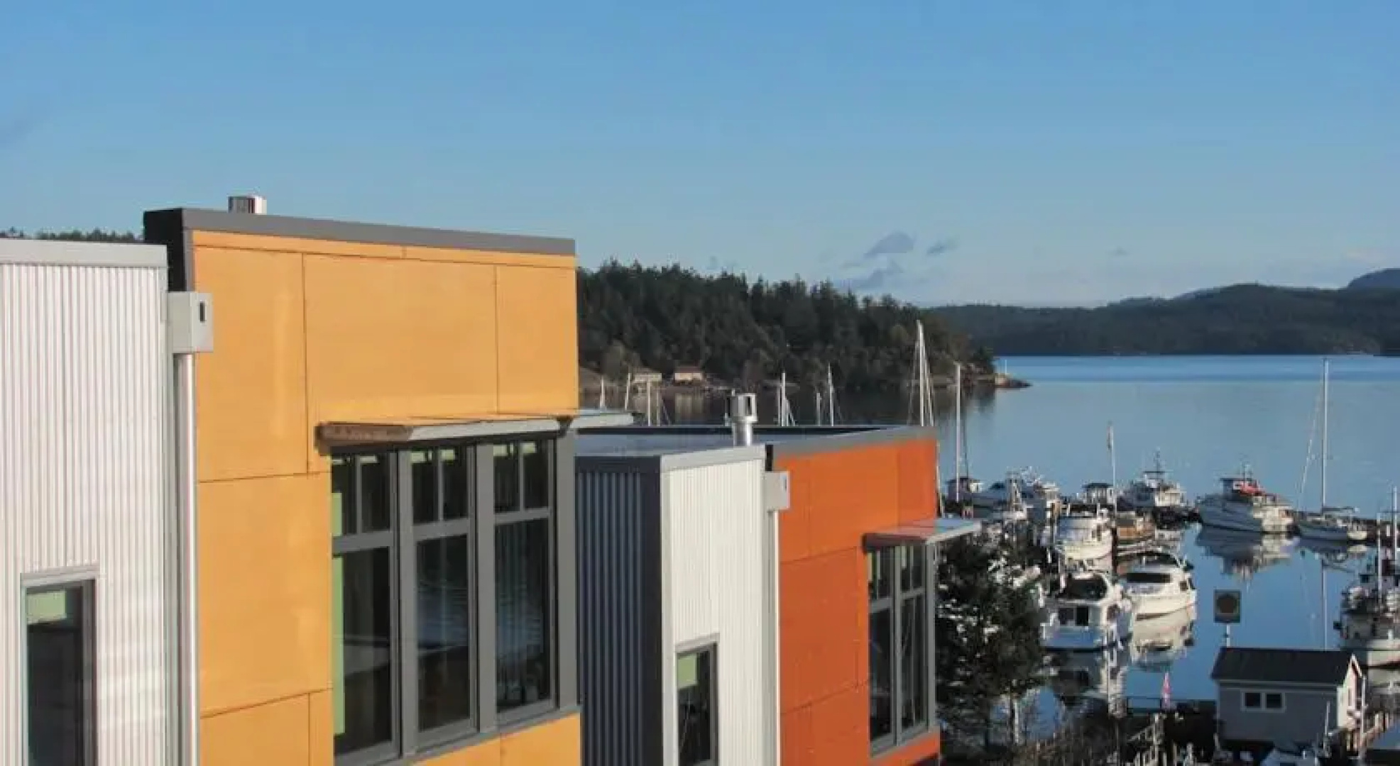 Island Inn at 123 West