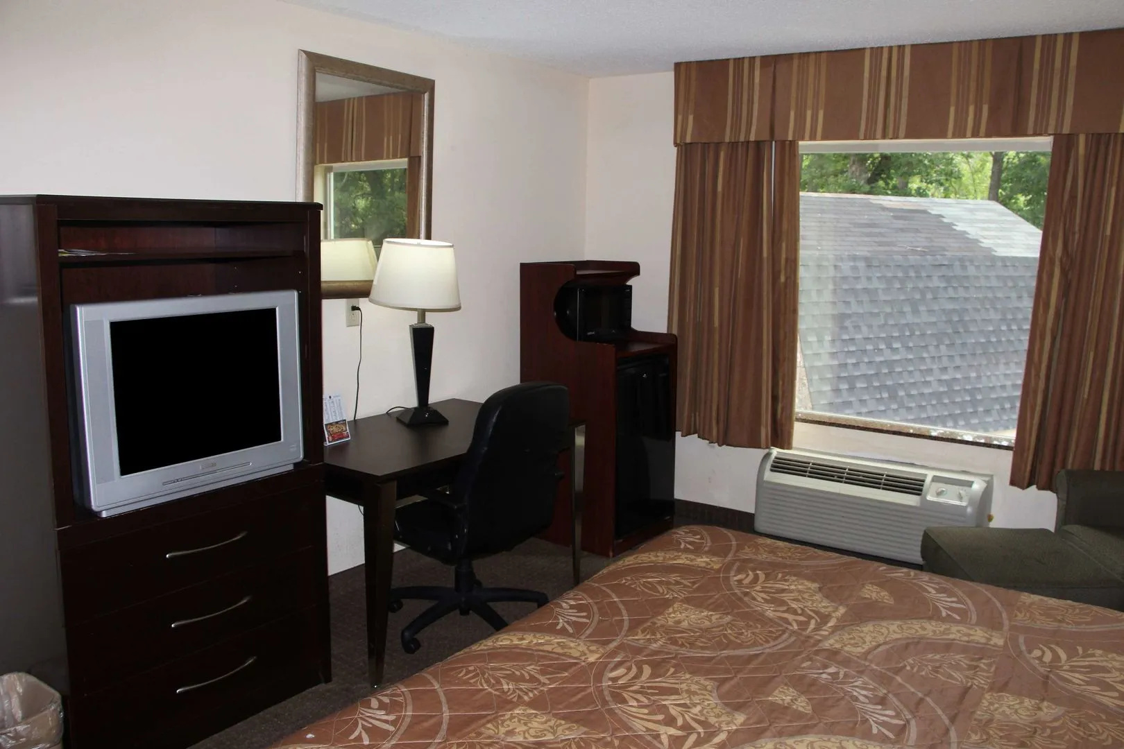 Jameson Inn and Suites Riverdale