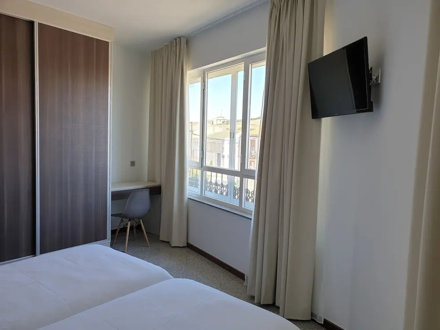 Mesón-Hostal La Cabaña