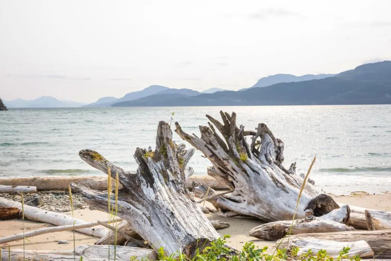 Cedar Creek Cottage 4BR - Welcome to Your Private Oasis Steps from the Beach