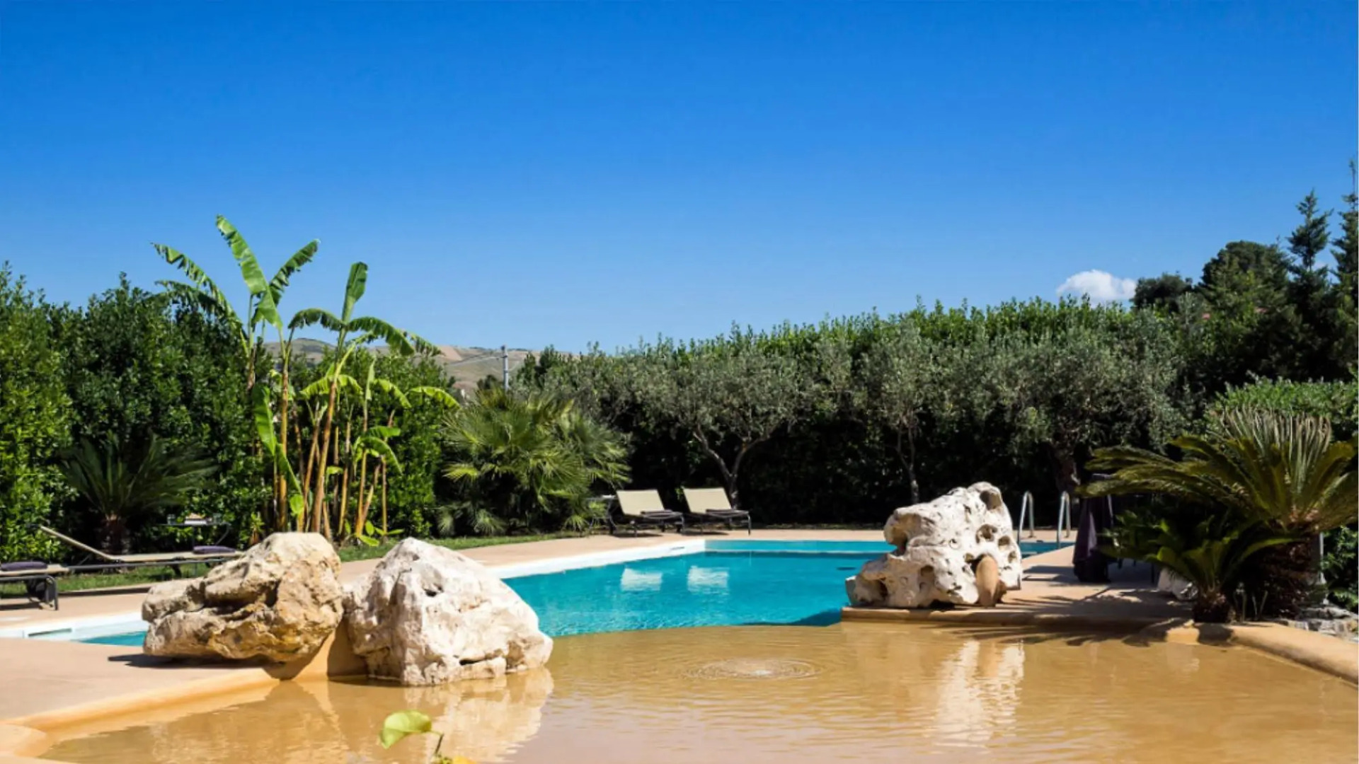 Independent villa up to 16 guests-VILLA DELLO ZINGARO