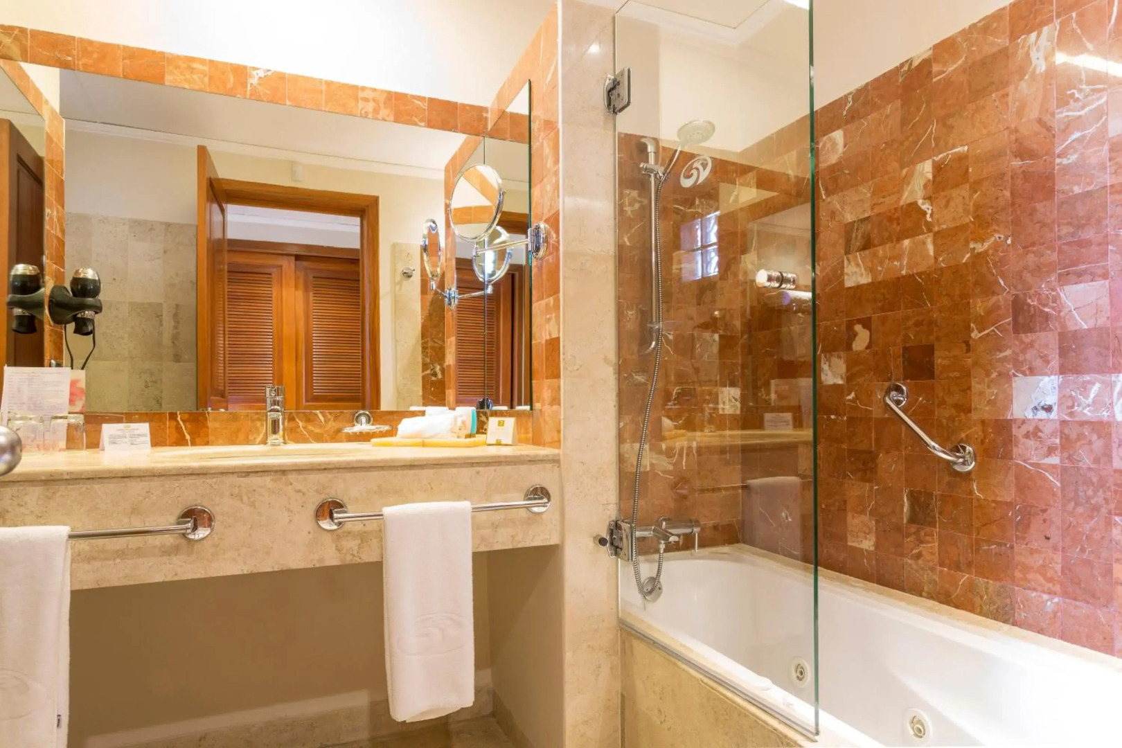 Magnificent International Hotel