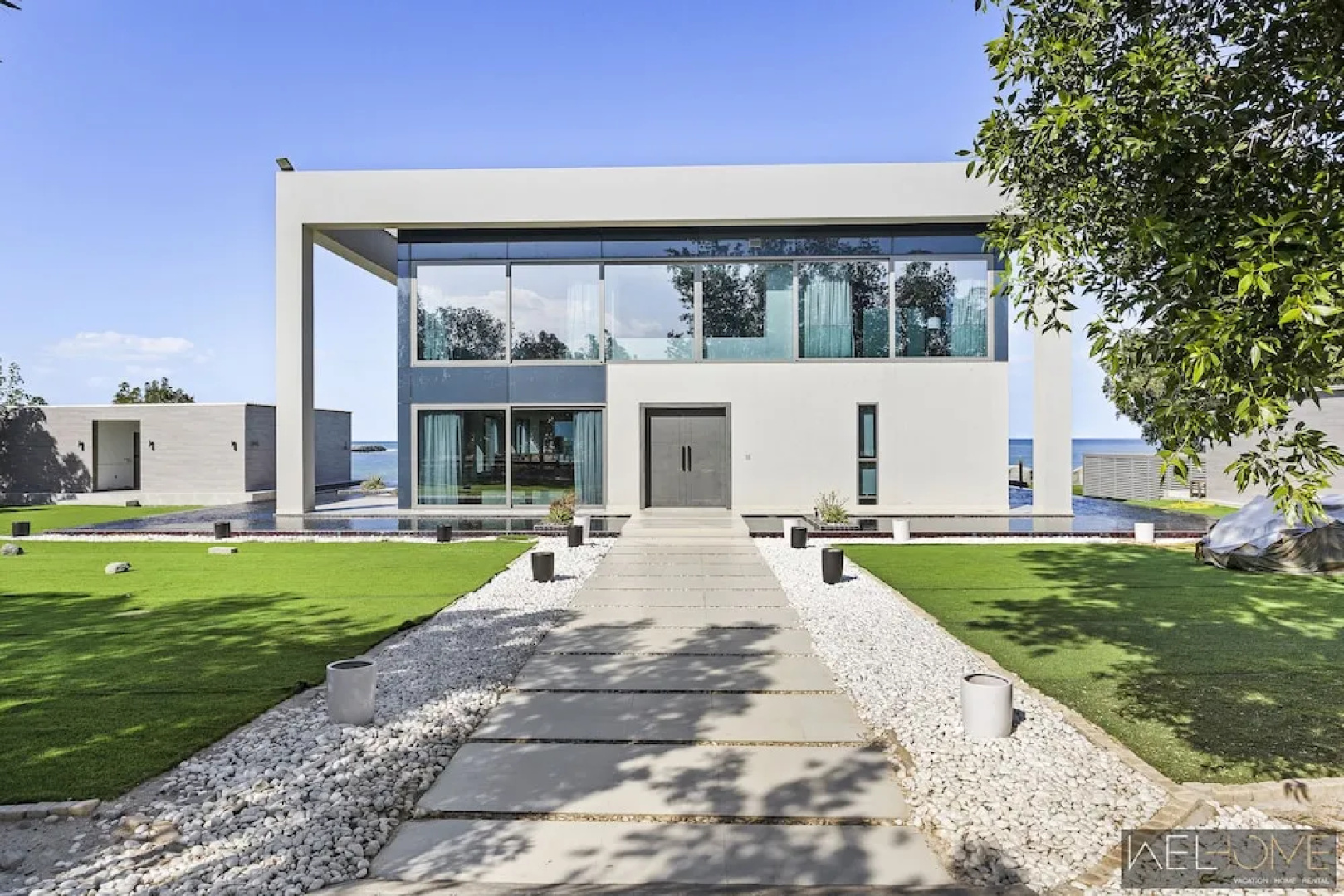 WelHome - Extraordinary Giant Water Villa on Nurai Island