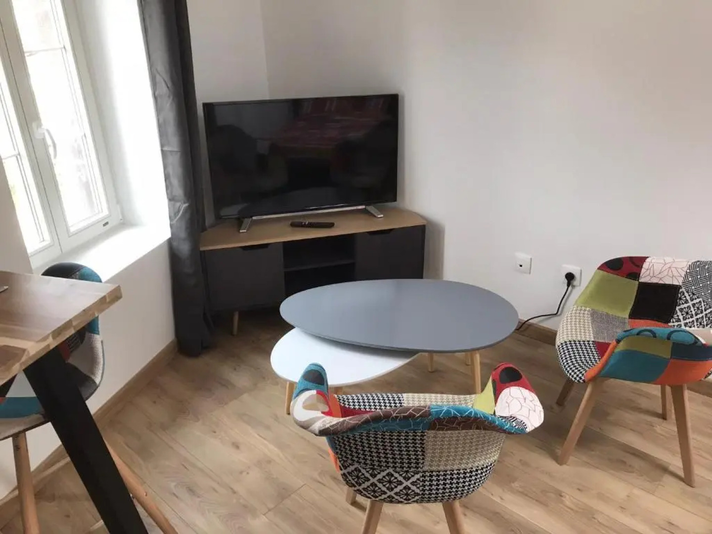 Super Studio refait à neuf proche des commerces