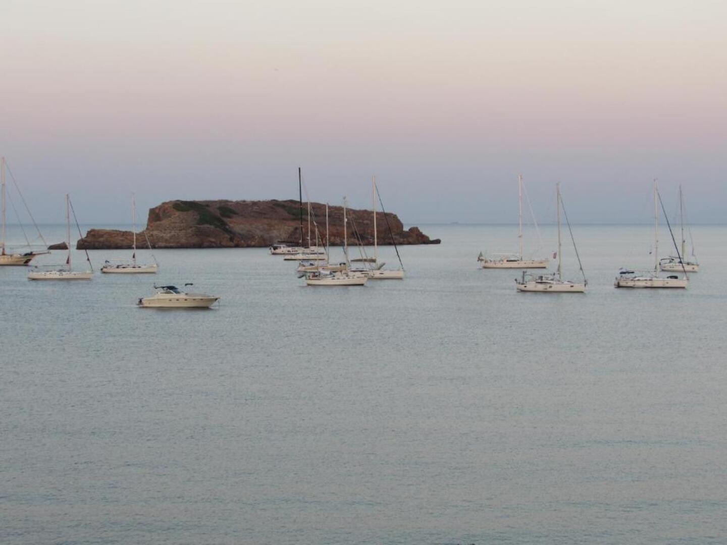 Poseidon Apartments & Villas By The Sea