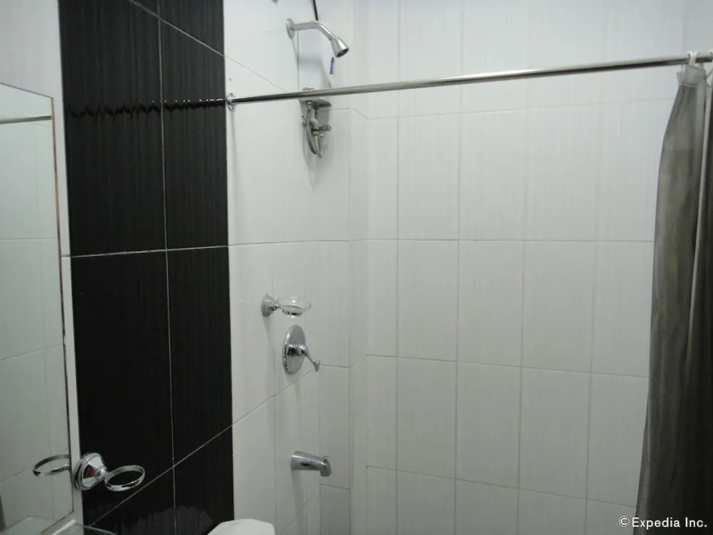 Aquari Travelers Suites