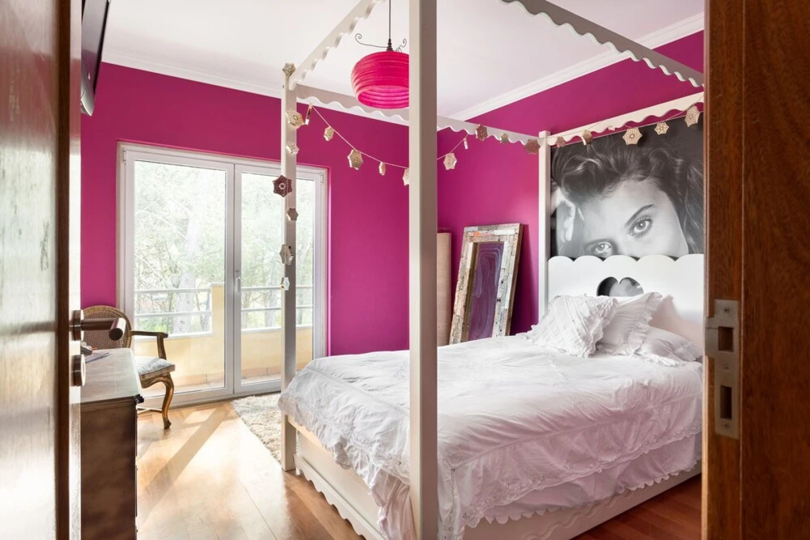 ALTIDO Stunning 4-BR house w/Private Yard in Estoril