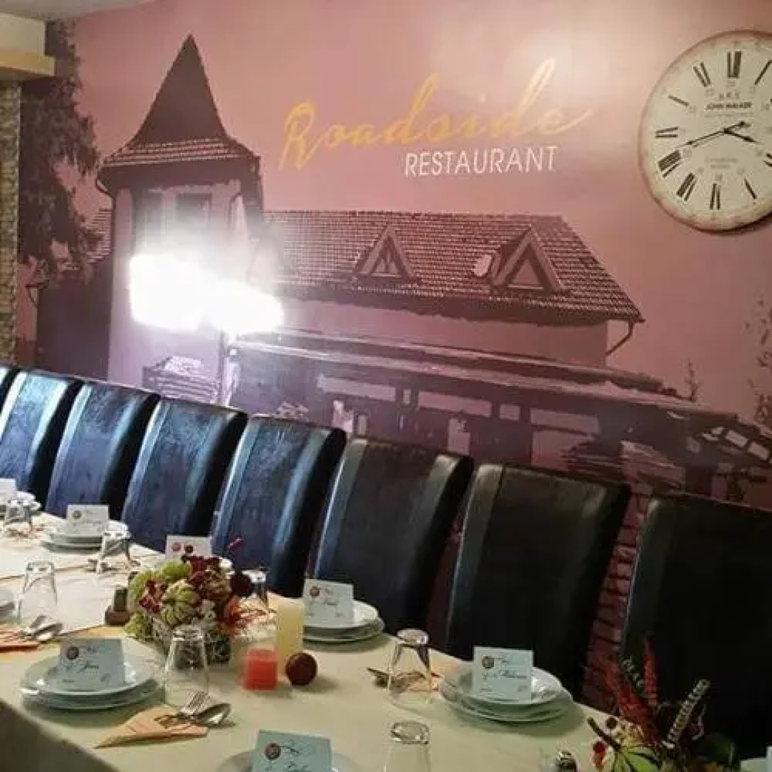 Roadside Restaurant & Caffe Bar