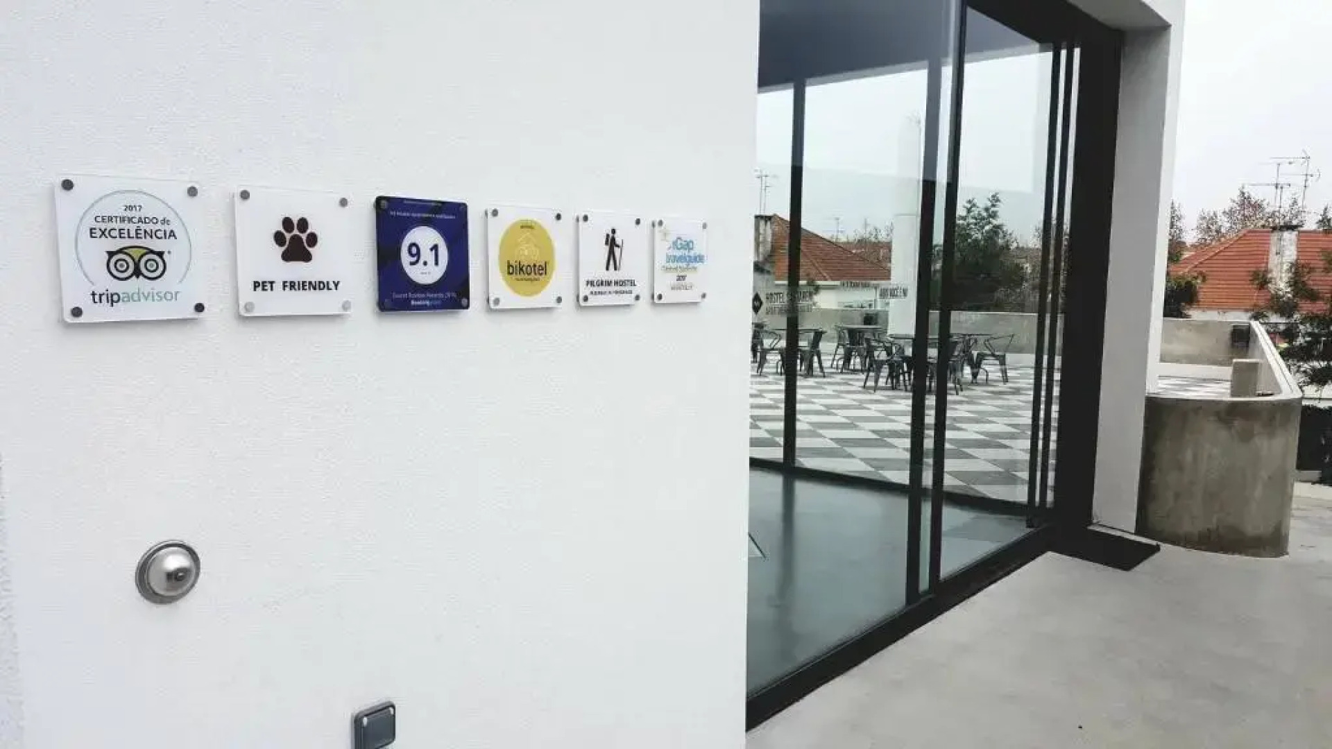 N1 Hostel Apartments & Suites