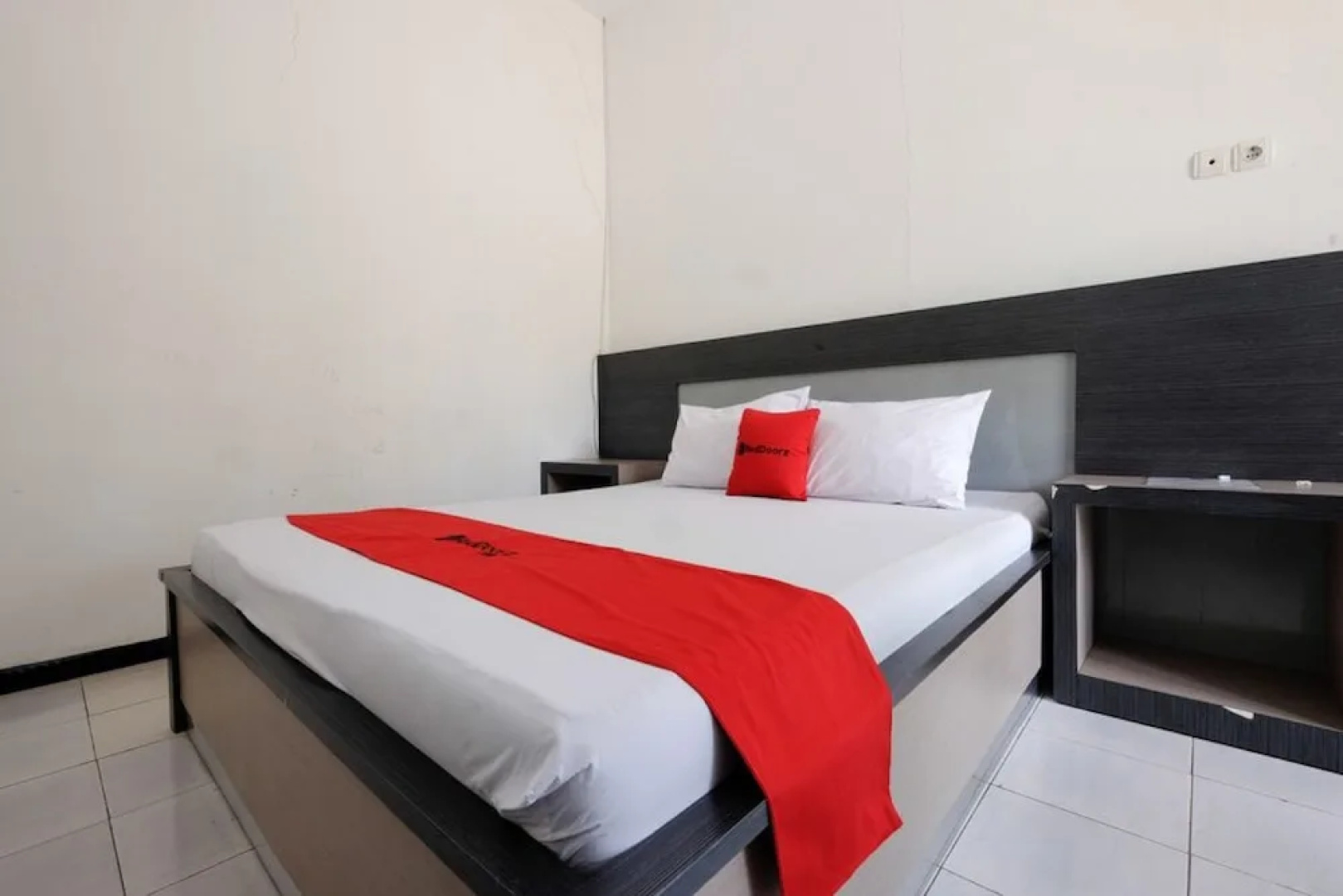 RedDoorz near Moro Mall Purwokerto