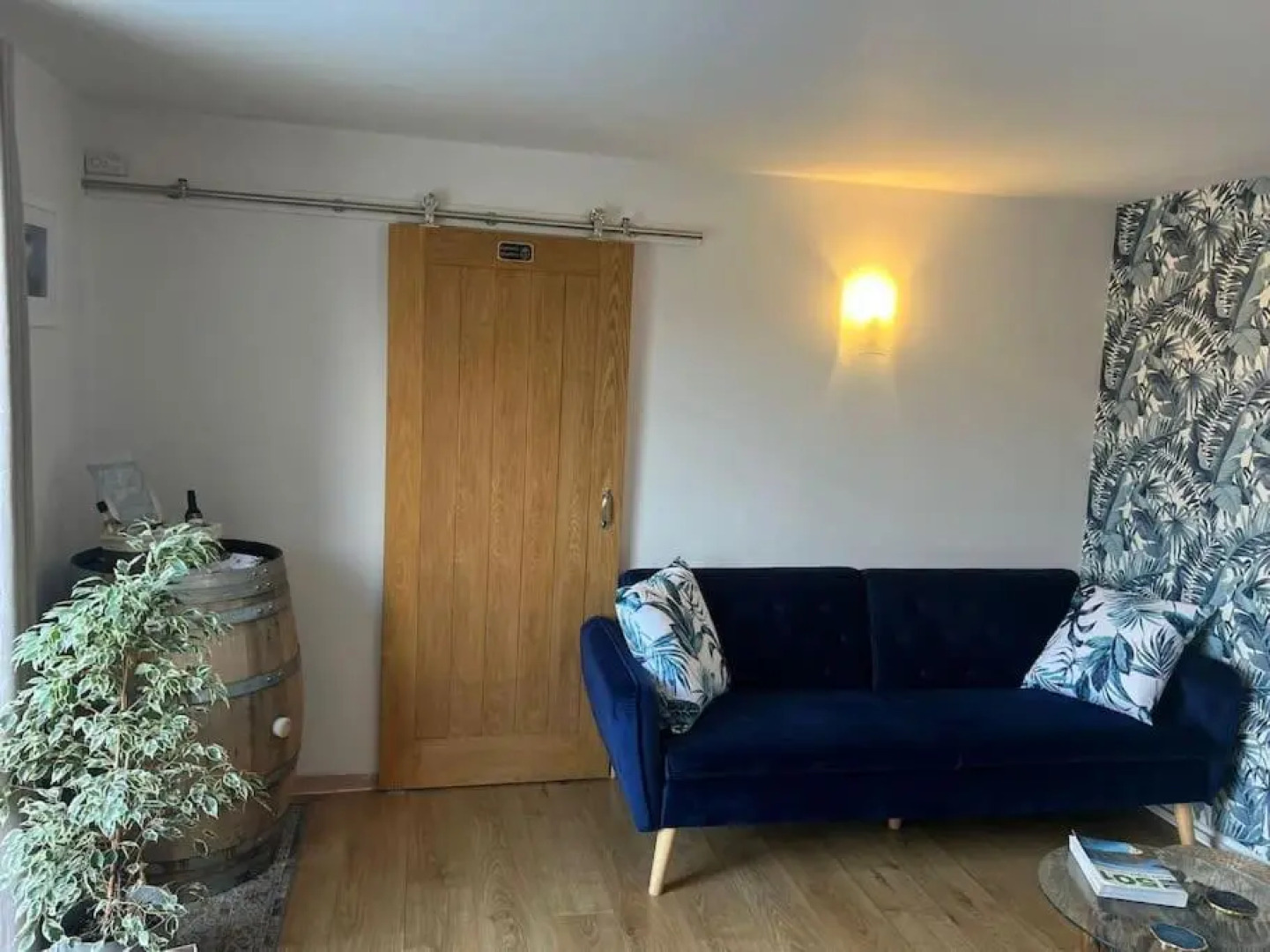 Unique One Bedroom Guest House with Free Parking